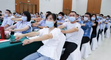 �W�T����������Ӣ�Ŕy�����º�������x�܈�(zh��)����ϵ�y(t��ng)��Ӗ