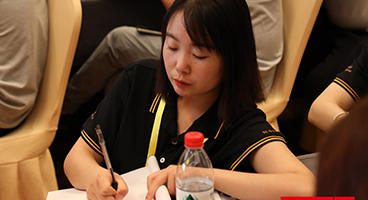 �����Lʽ�I(l��ng)��(d��o)�����B(y��ng)�ދ������̾�ʽ�I(l��ng)��(d��o)�������x�܂�(g��)�w���ɾ͈F(tu��n)�(du��) ����λ���Ќ���������ýM��������